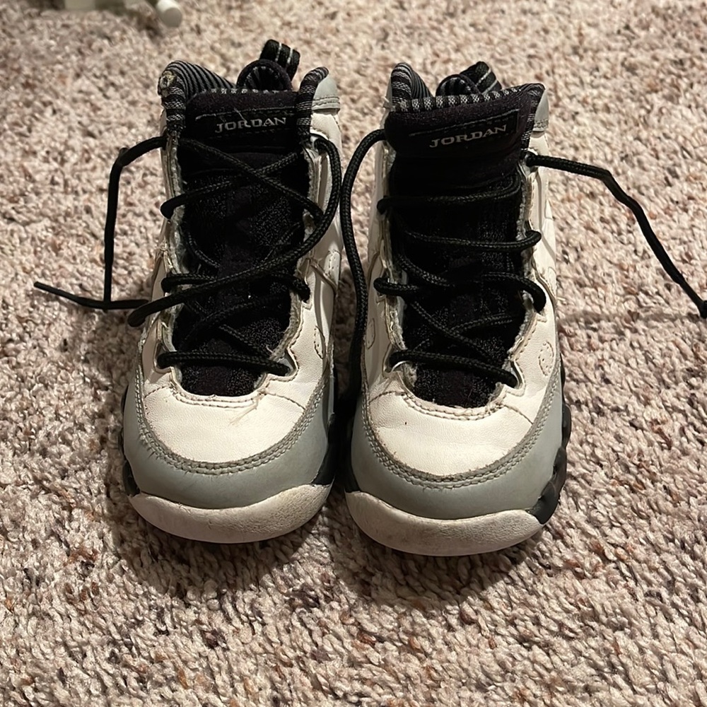 Toddler Jordan size 9